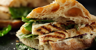 Sande d'Frango à Taberna