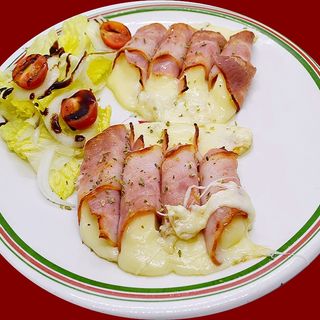 Queso Provolone gratinado con Bacon (5und)