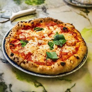 Pizza Napolitana srednja 28 cm