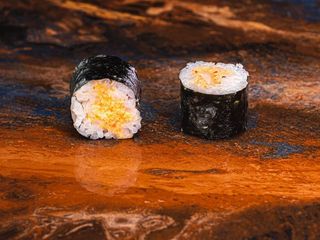 Hosomaki z tatarem z kraba