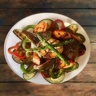 Parrillada de Verduras con Rulo de Cabra