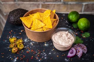 Начос с Чипотле сос (300г)