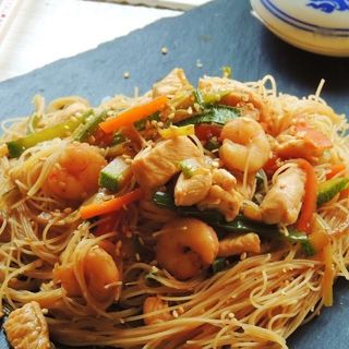 Noodles Con Pollo Y Gambas