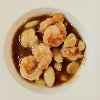 D6. Gamberi con mandorle 