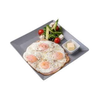 Jajka sadzone na bekonie