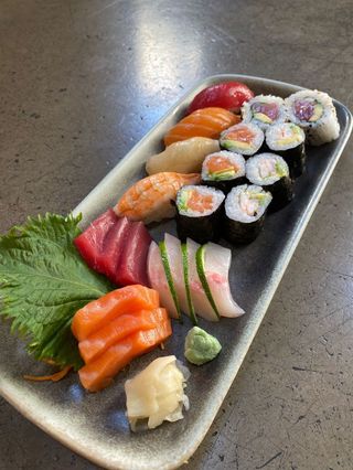 Sashimi sushi maki moriawase (18 uds)