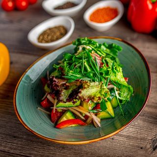 Салат из свежих овощей (с майонезом)