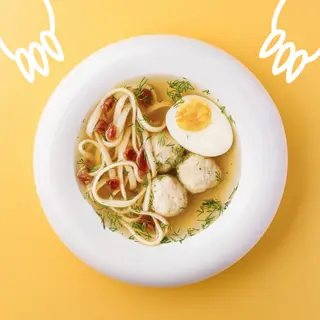Курячий бульйон із мітболами