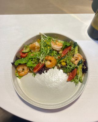 САЛАТ З КРЕВЕТКАМИ ТА МАНГО (200г)