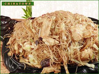 Ми-фен с пиле на гореща плоча