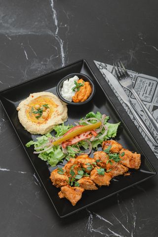 Prato Shawarma de Frango (Chicken Shawarma Plate)