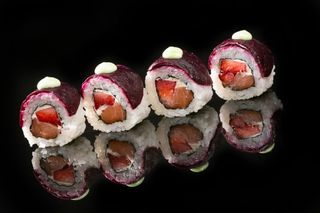 Burak z truskawką roll 4szt