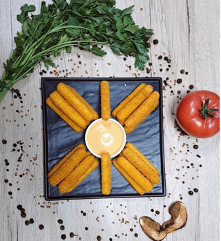 Кашкавалени пръчици с коктейл сос