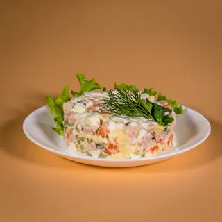 Салат Олів'є (300г)