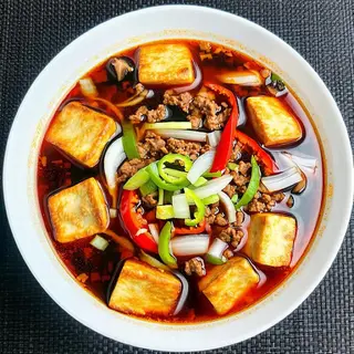Mapo doufu piccante con carne