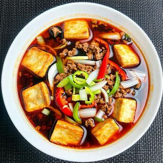 Mapo doufu piccante con carne