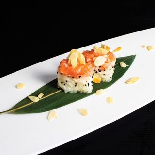 48 Gunkan soy spicy salmon