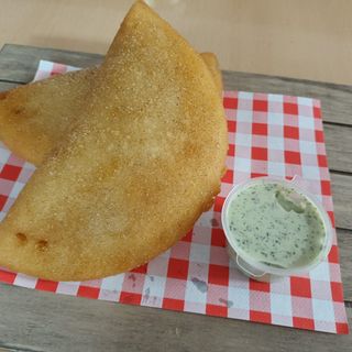 Empanada Domino