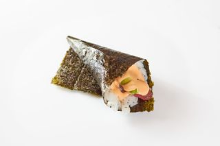 53. Temaki maguro spicy - 1 pezzo