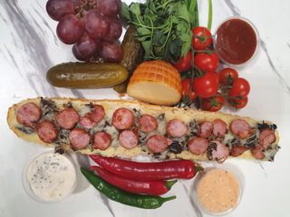 Zapiekanka z kiełbasą