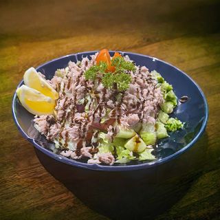 Salata sa tunjevinom