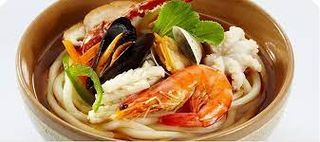 177. Udon in brodo con frutti di mare