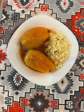 Punjene paprike sa prilogom