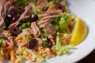 Зелена салата с риба тон (300г)