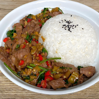 arroz blanco con ternera  ,verduras y salsa de ostra