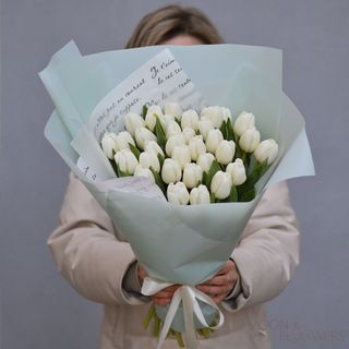 Buchet din 35 lalele  albe