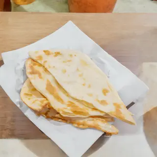 Naan z bakaliami