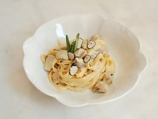 Тальятеле з білими грибами та трюфелем