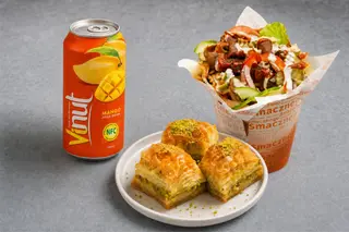 Zarin Kebab Special Box + Napój Mango 330 ml + Baklava