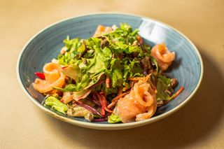 Salată Piccata cu somon 