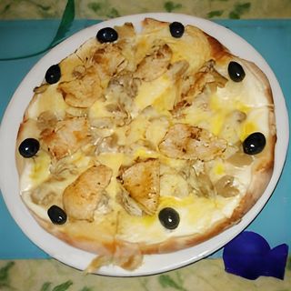 Pizza Moyenne Escalope Fromage