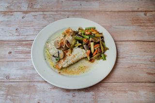 Merluza A La Marinera Con Guarnición