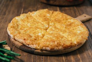 მეგრული ხაჭაპური 8 ნაჭრიანი