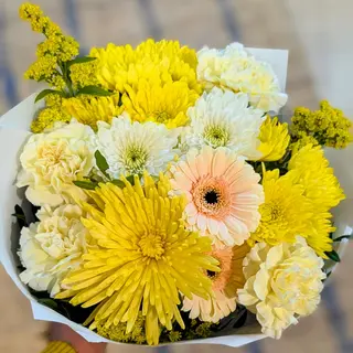 Amarelo