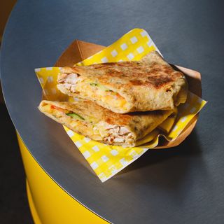 Завиванець з куркою і овочами великий (555г)