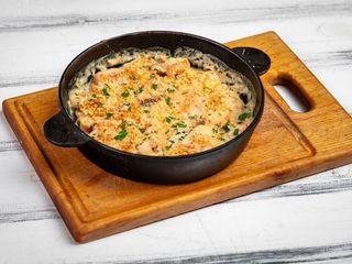 Жульєн з креветок та лосося (250g)