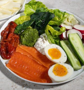 Шведський стіл з лососем/1 тарілка