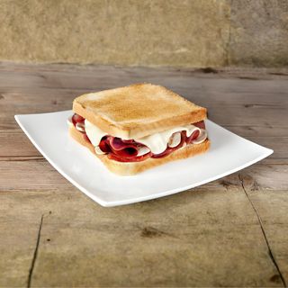 3. Bresaola Punta d'Anca e scamorza affumicata