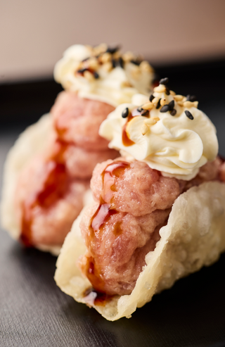 Tacos (croccante gyoza) con tartare di tonno - 2 pezzi
