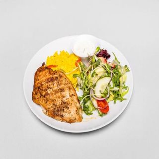 Grillowany Filet z Kurczaka/ryż/mix sałat/tzatzyki (430g)