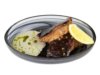 Сом грильований з сірим соусом (230/50/4g)