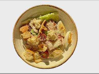 Салат Цезар з курячим стегном (300г)