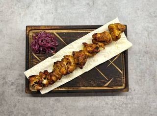 Шашлик із курячого стегна (200/70г)