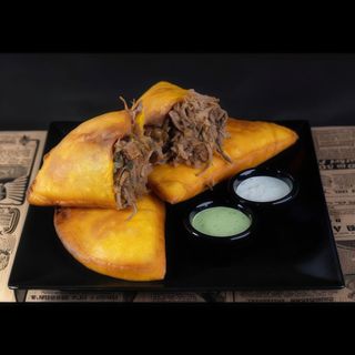 Empanada De Mechada