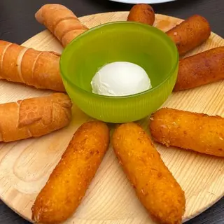 Mixto De Tequeños