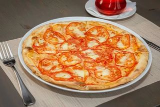 Піца Галасливий помідор (215г)